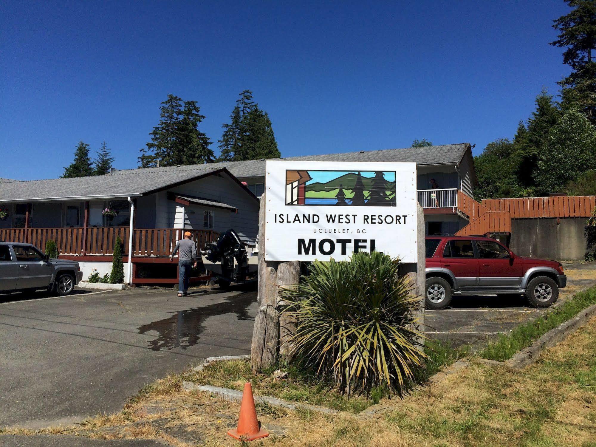 Island West Resort Ucluelet Exterior foto