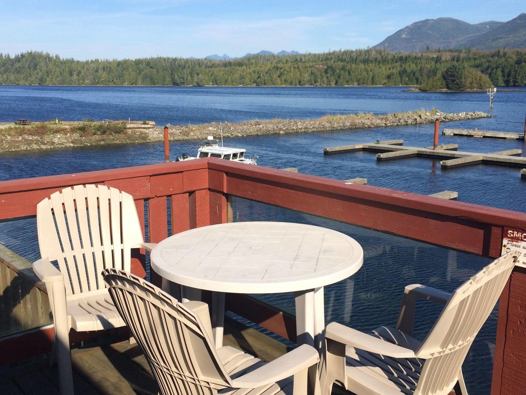 Island West Resort Ucluelet Exterior foto